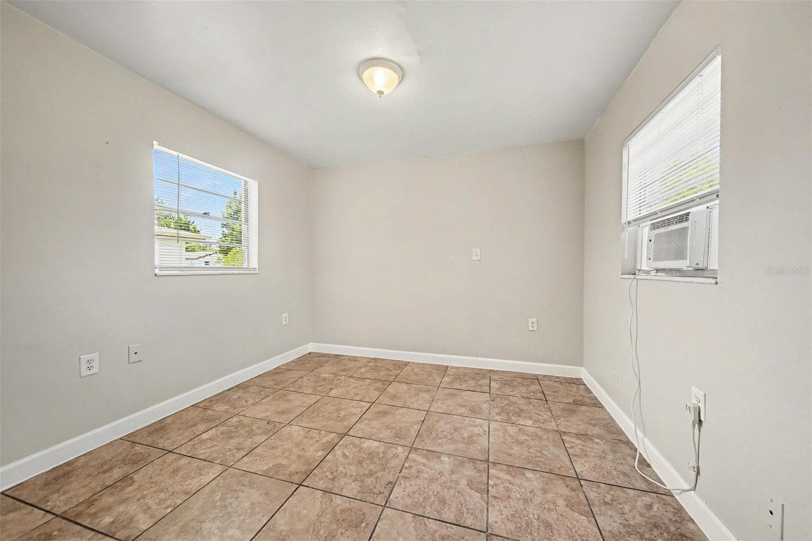Single Family Residence at 4333 CYNTHIA ST, ORLANDO, photo 9 of 16