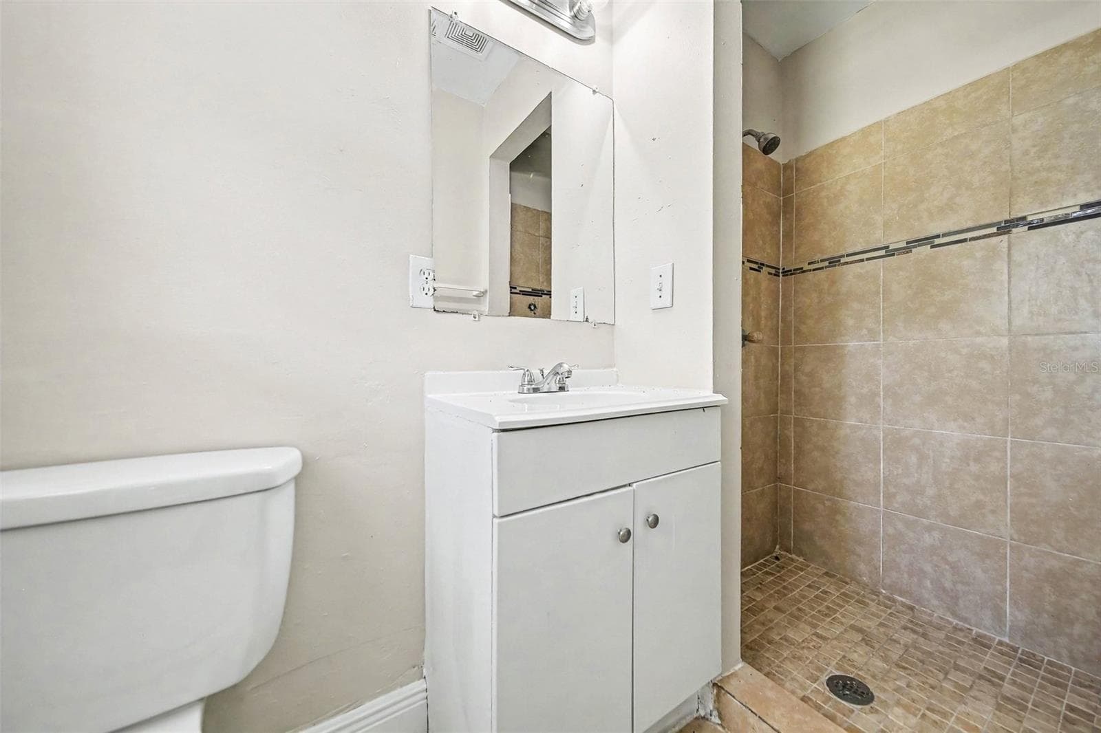 Single Family Residence at 4333 CYNTHIA ST, ORLANDO, photo 14 of 16