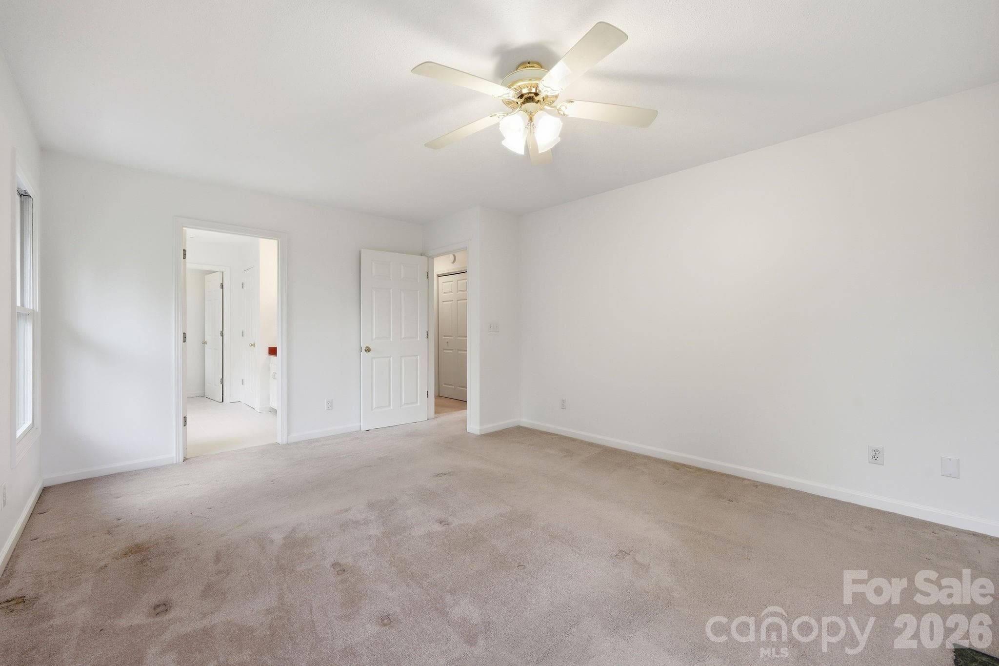 BR #1 -Primary BR w/ entry to ensuite BA - 1091 WINDSWEPT RIDGE Road, Marshall
