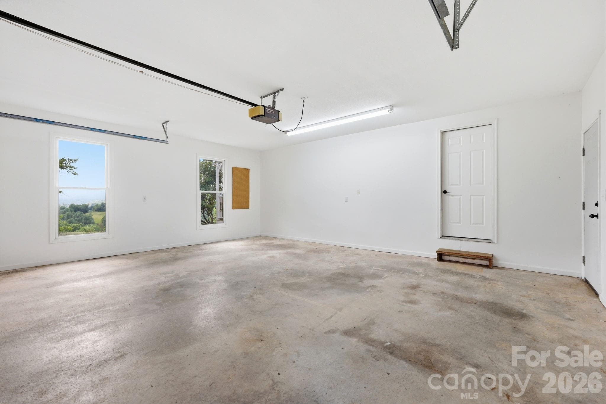 2 Car Garage - 1091 WINDSWEPT RIDGE Road, Marshall