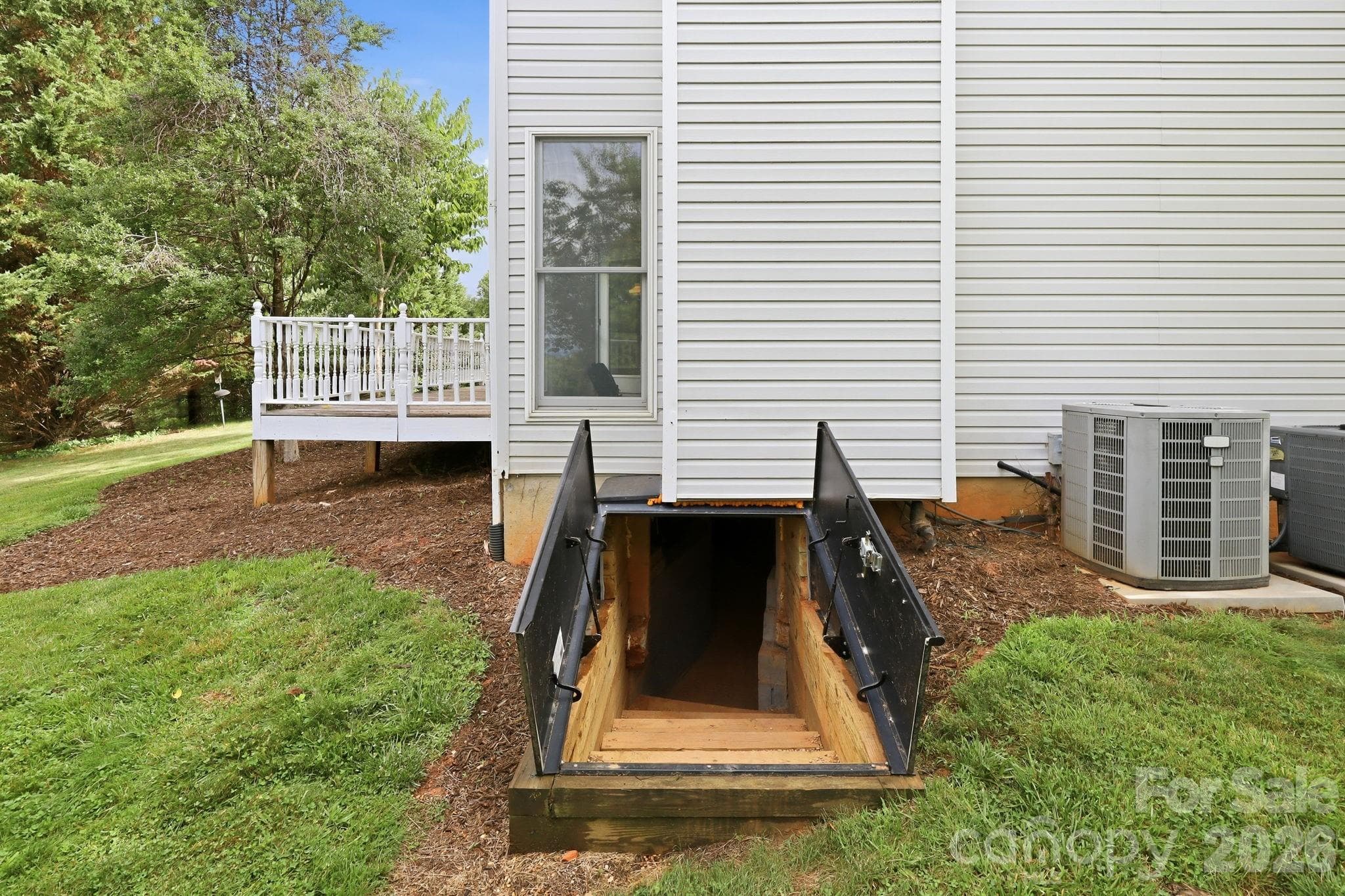 Entry to Mechanical area/basement - 1091 WINDSWEPT RIDGE Road, Marshall