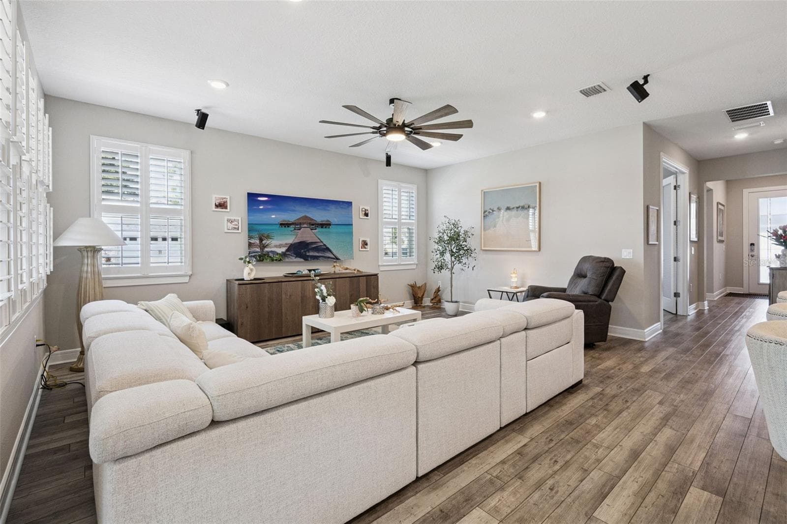 Single Family Residence at 13361 SUNNY RETREAT LN, WINTER GARDEN, photo 13 of 73