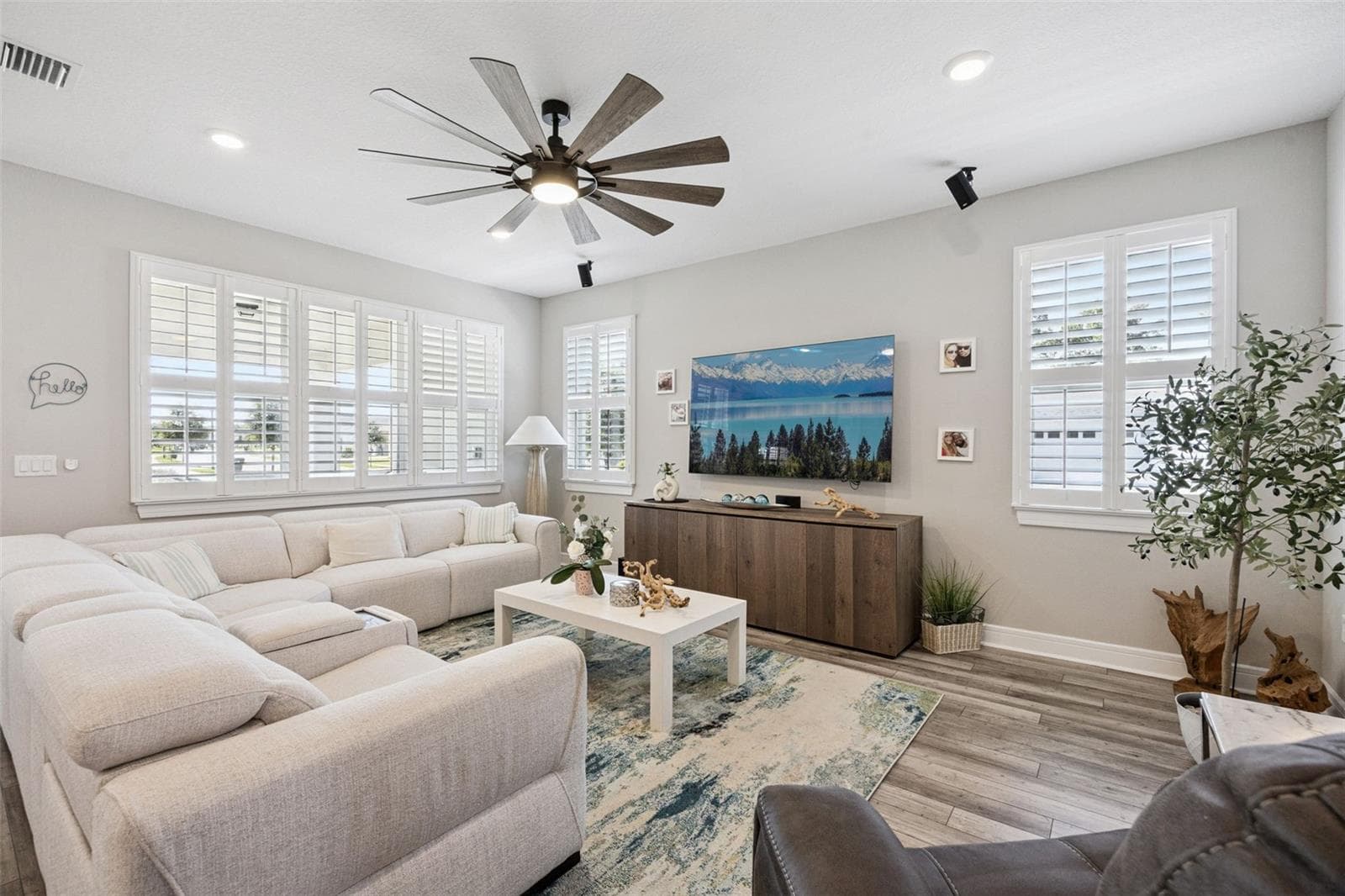 Single Family Residence at 13361 SUNNY RETREAT LN, WINTER GARDEN, photo 15 of 73