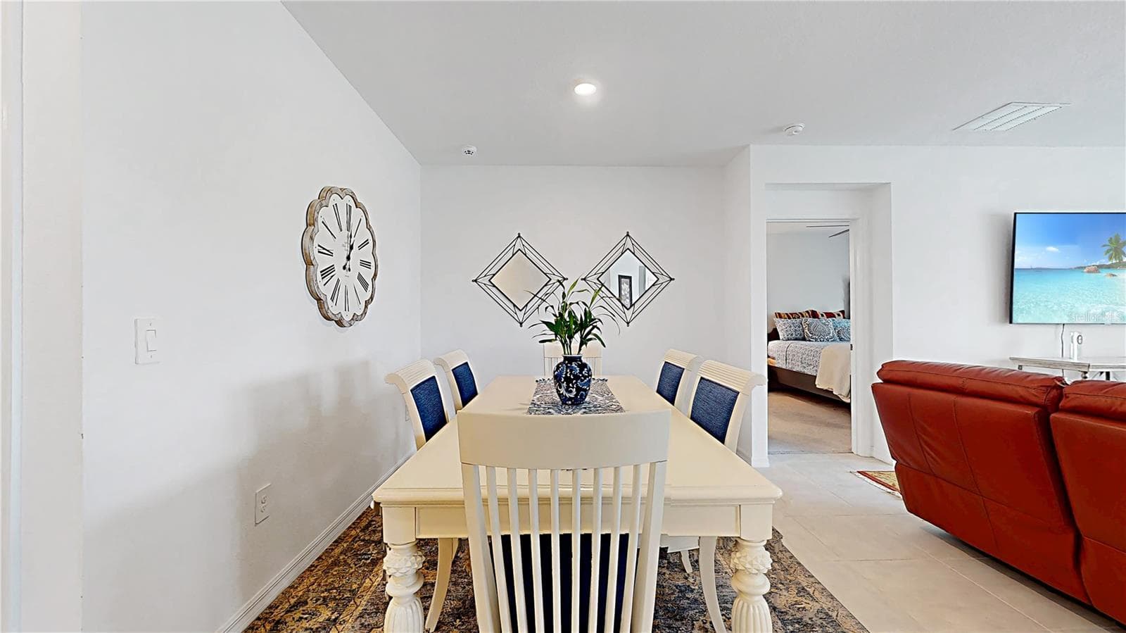 Single Family Residence at 33941 SKY BLOSSOM CIR, LEESBURG, photo 9 of 34