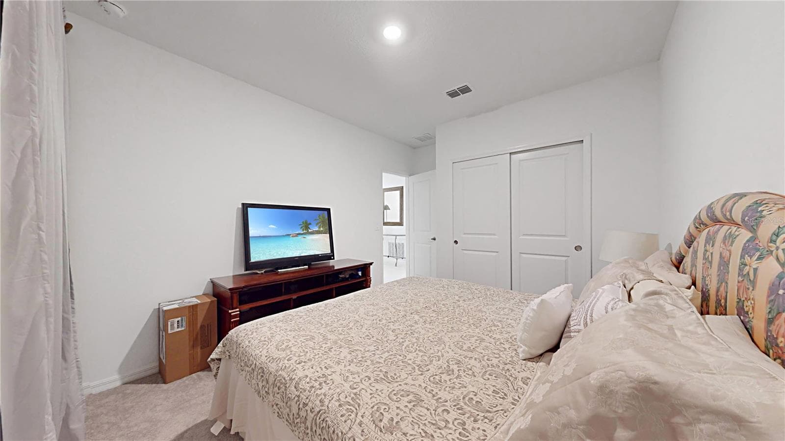 Single Family Residence at 33941 SKY BLOSSOM CIR, LEESBURG, photo 15 of 34