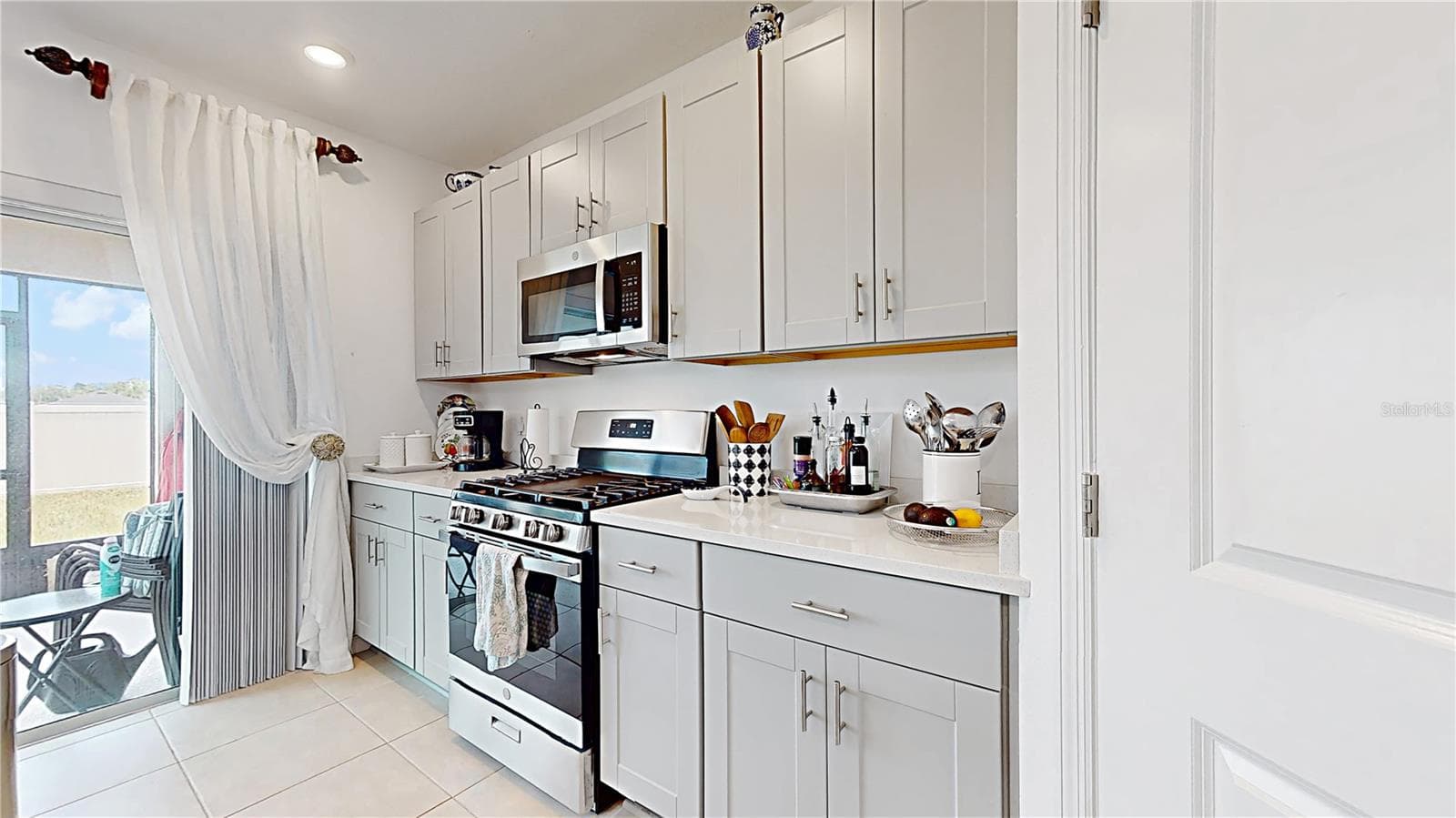Single Family Residence at 33941 SKY BLOSSOM CIR, LEESBURG, photo 21 of 34