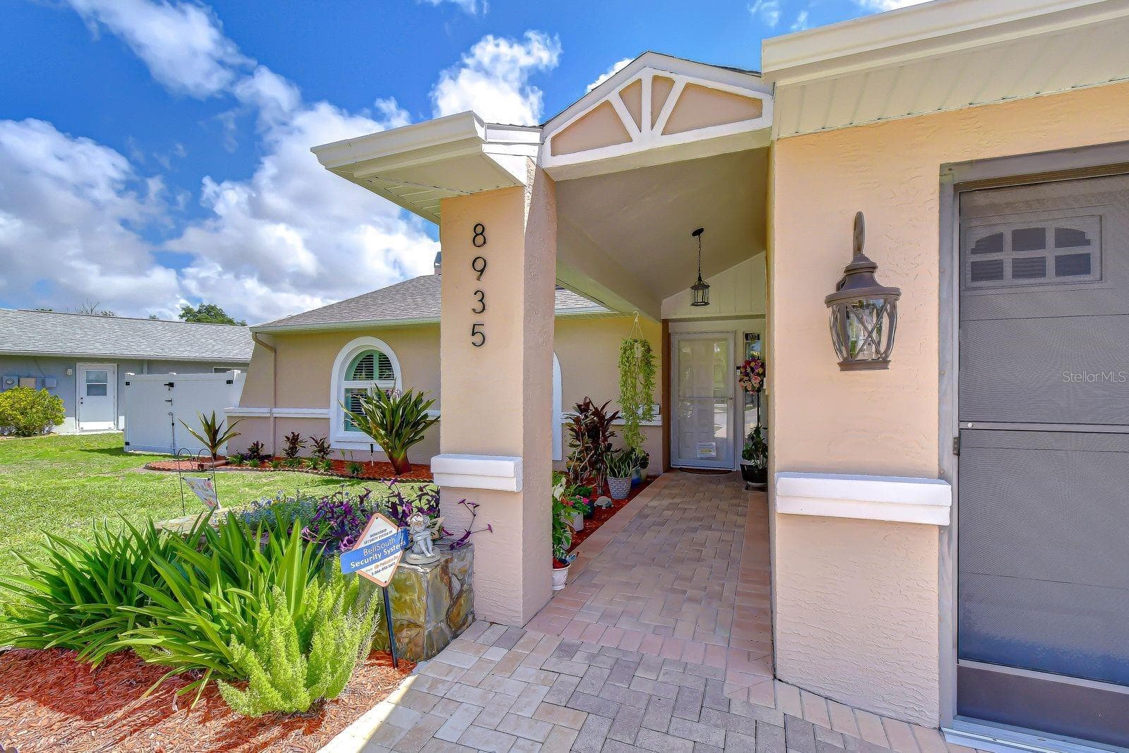 Single Family Residence at 8935 RUGER DR, NEW PORT RICHEY, photo 2 of 32