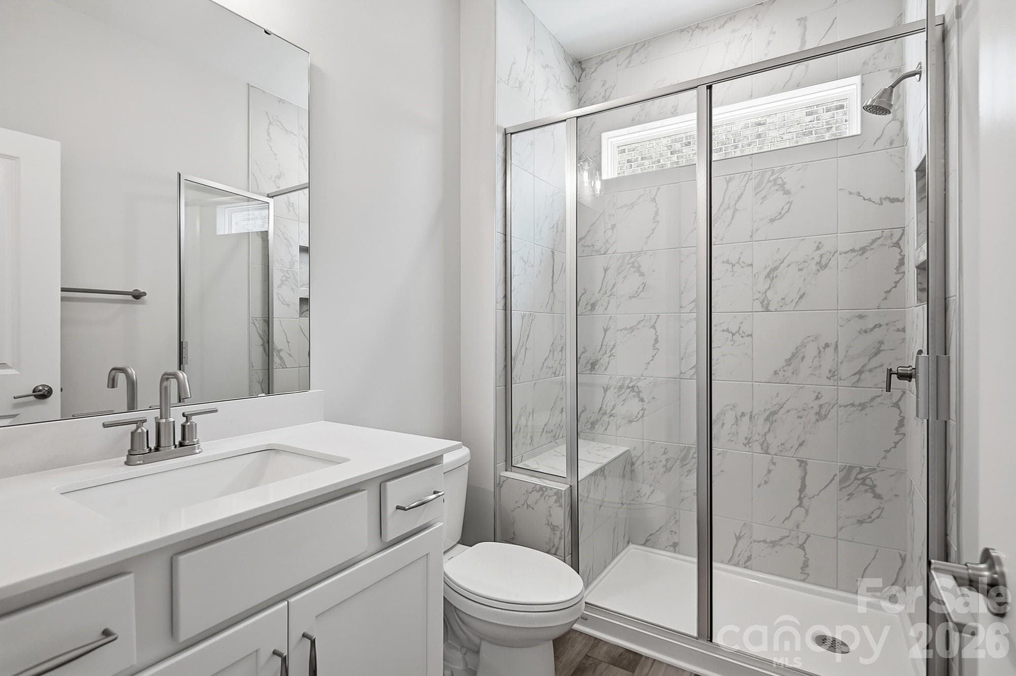Bath 2 - 3050 Constitution Lane, Gastonia
