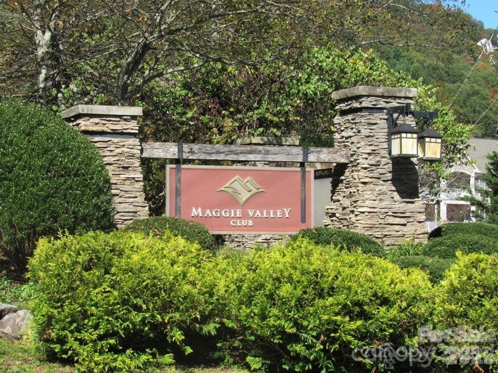 Maggie Valley Club; one block away - Maggie Valley