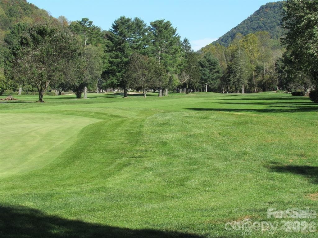 Maggie Valley Club golf course; one block away - 30 Brier Lane, Maggie Valley