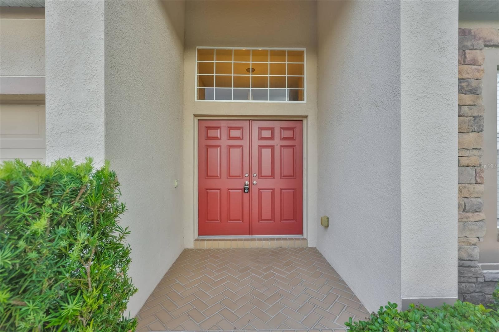 Single Family Residence at 11813 STONEWOOD GATE DR, RIVERVIEW, photo 2 of 45