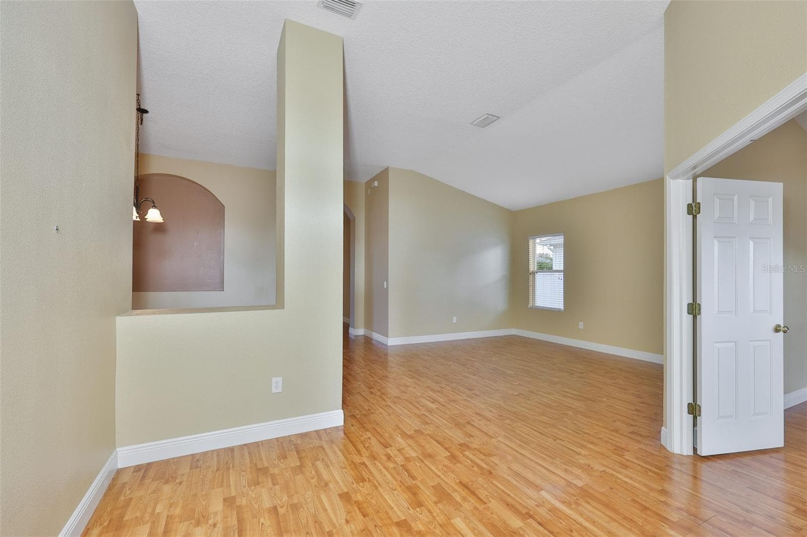 Single Family Residence at 11813 STONEWOOD GATE DR, RIVERVIEW, photo 3 of 45