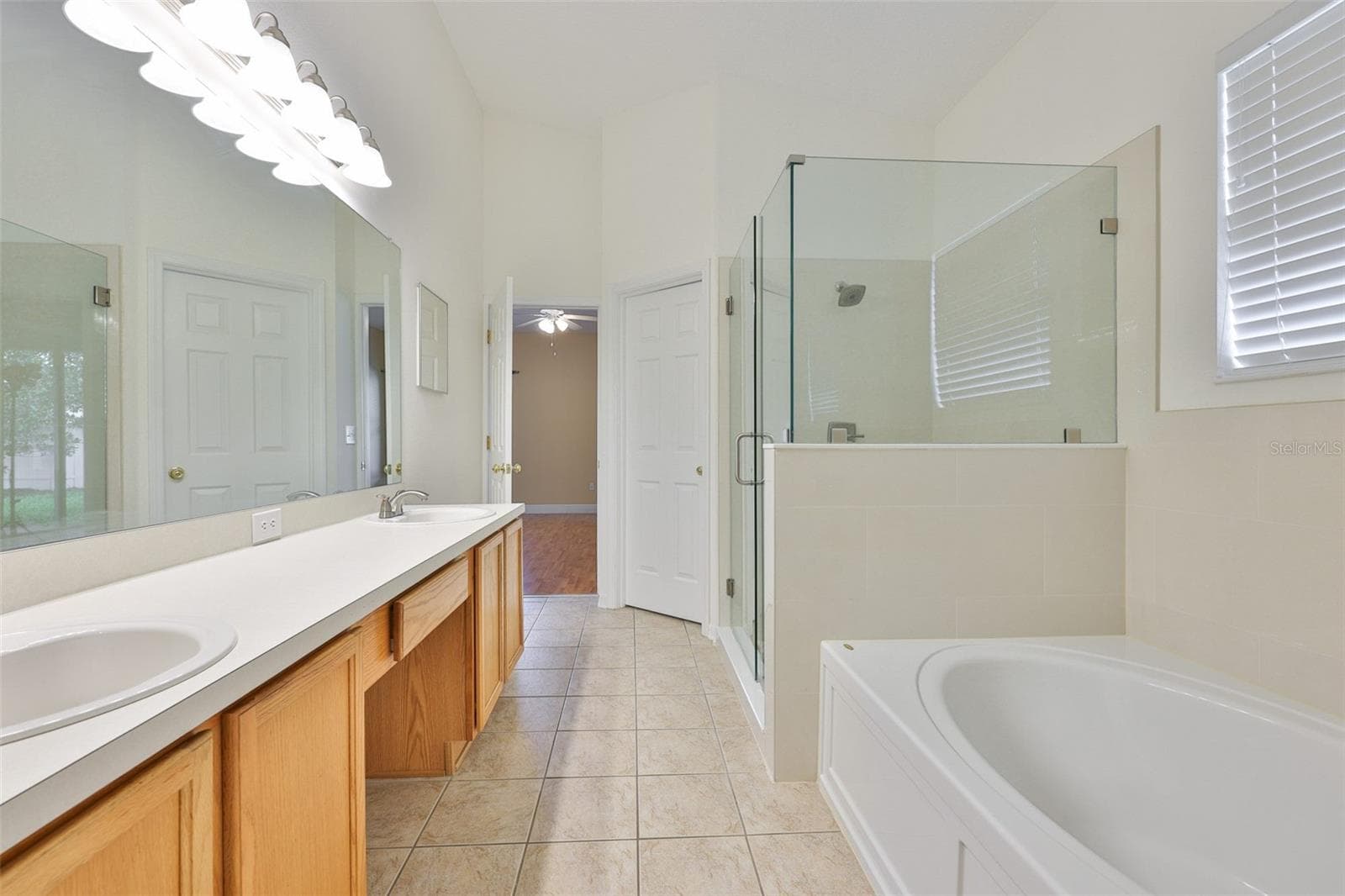 Single Family Residence at 11813 STONEWOOD GATE DR, RIVERVIEW, photo 25 of 45