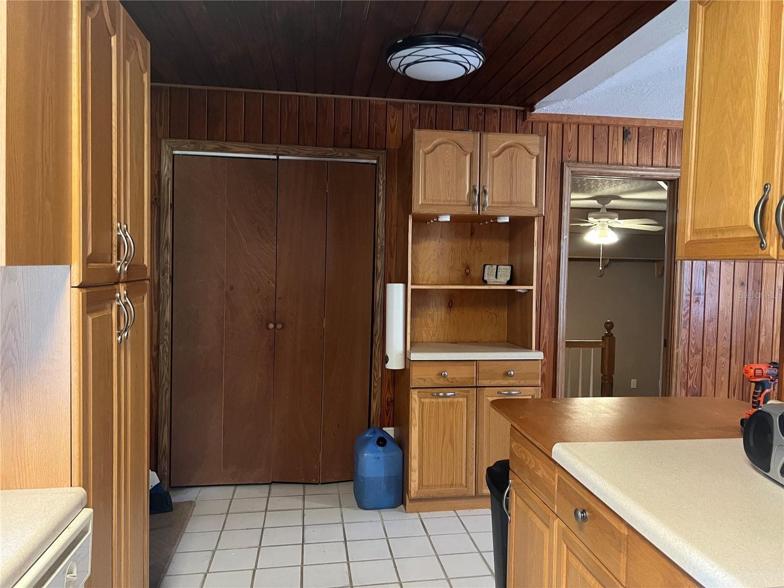 Utility closet at end of kitchen - 18771 NW 244TH ST, HIGH SPRINGS