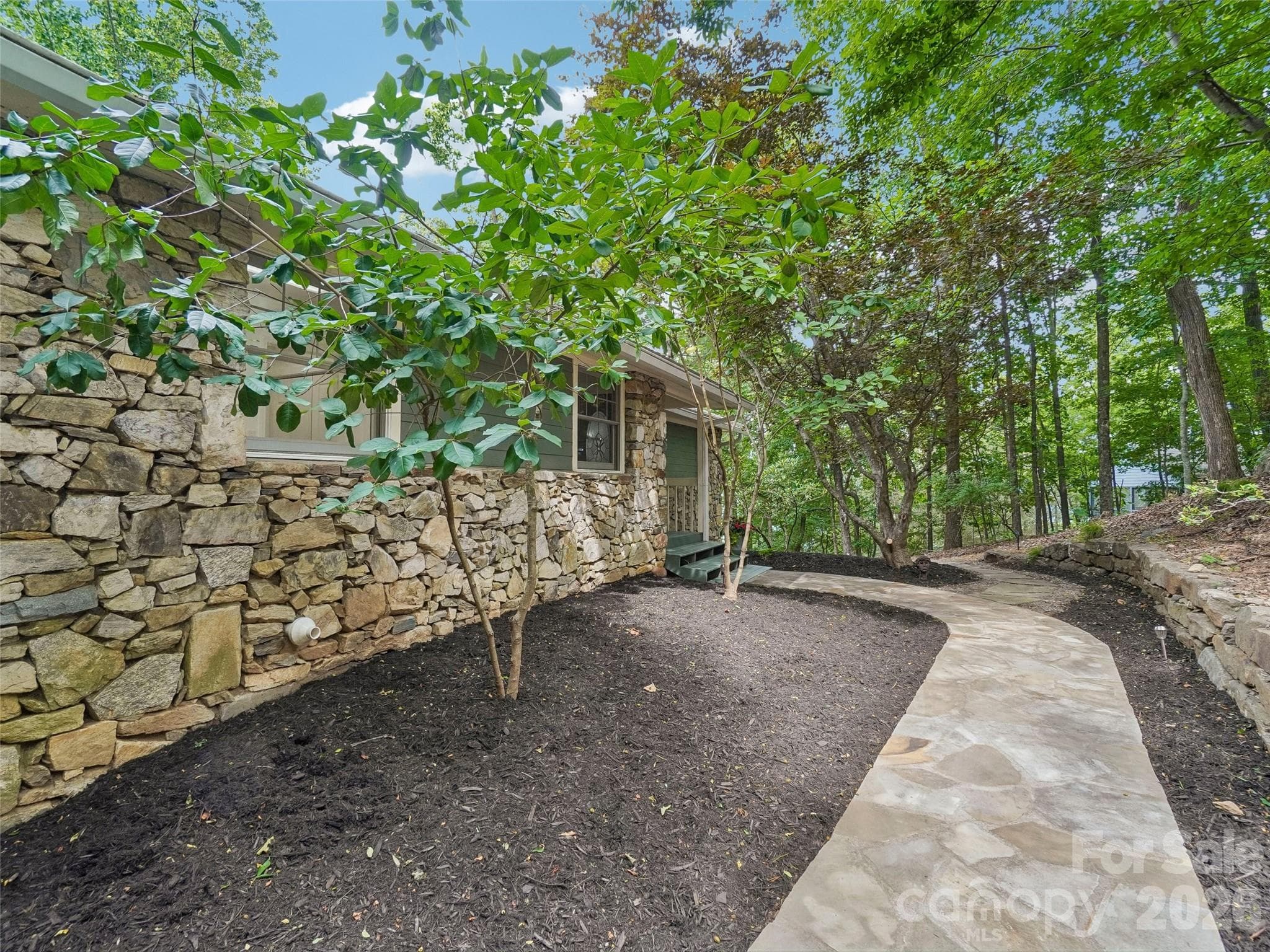 Stone walkway to the front door. - 10 Chestnut Top Circle, Mills River