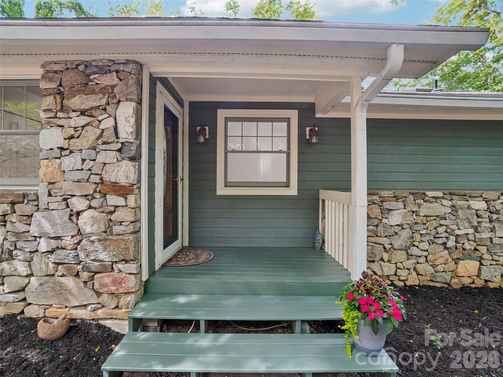 Front Entrance - 10 Chestnut Top Circle, Mills River