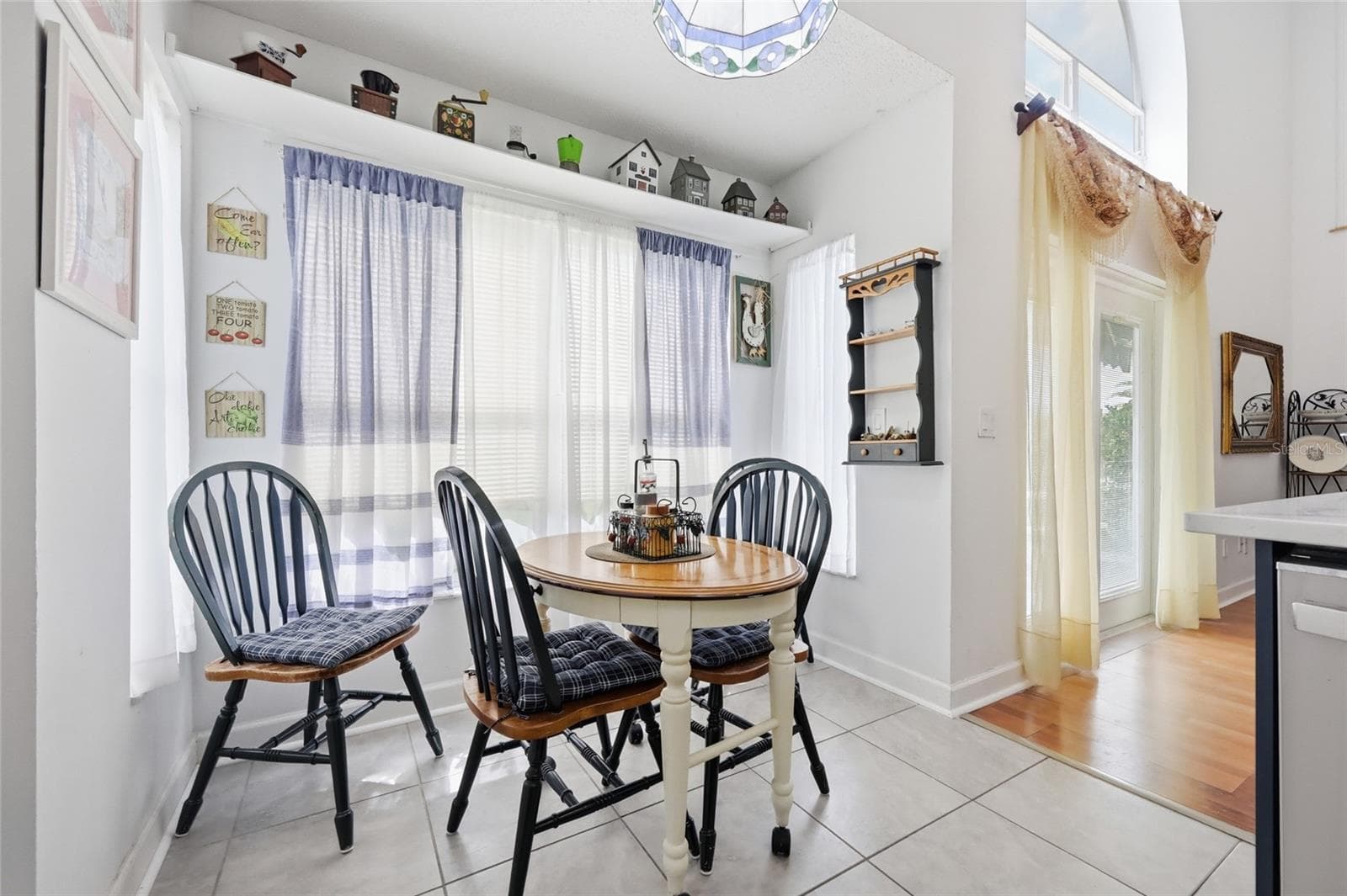 Single Family Residence at 13200 MALLARD COVE BLVD, ORLANDO, photo 3 of 20