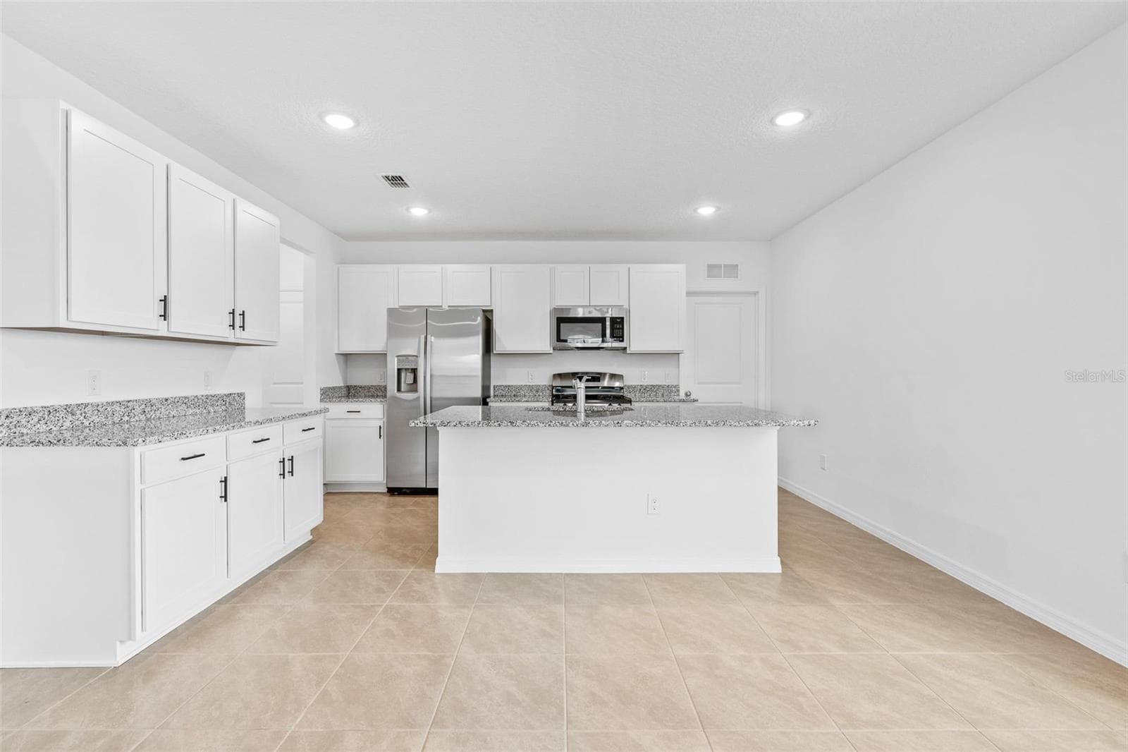 Townhouse at 14942 WINDFLOWER ALY, WINTER GARDEN, photo 4 of 35