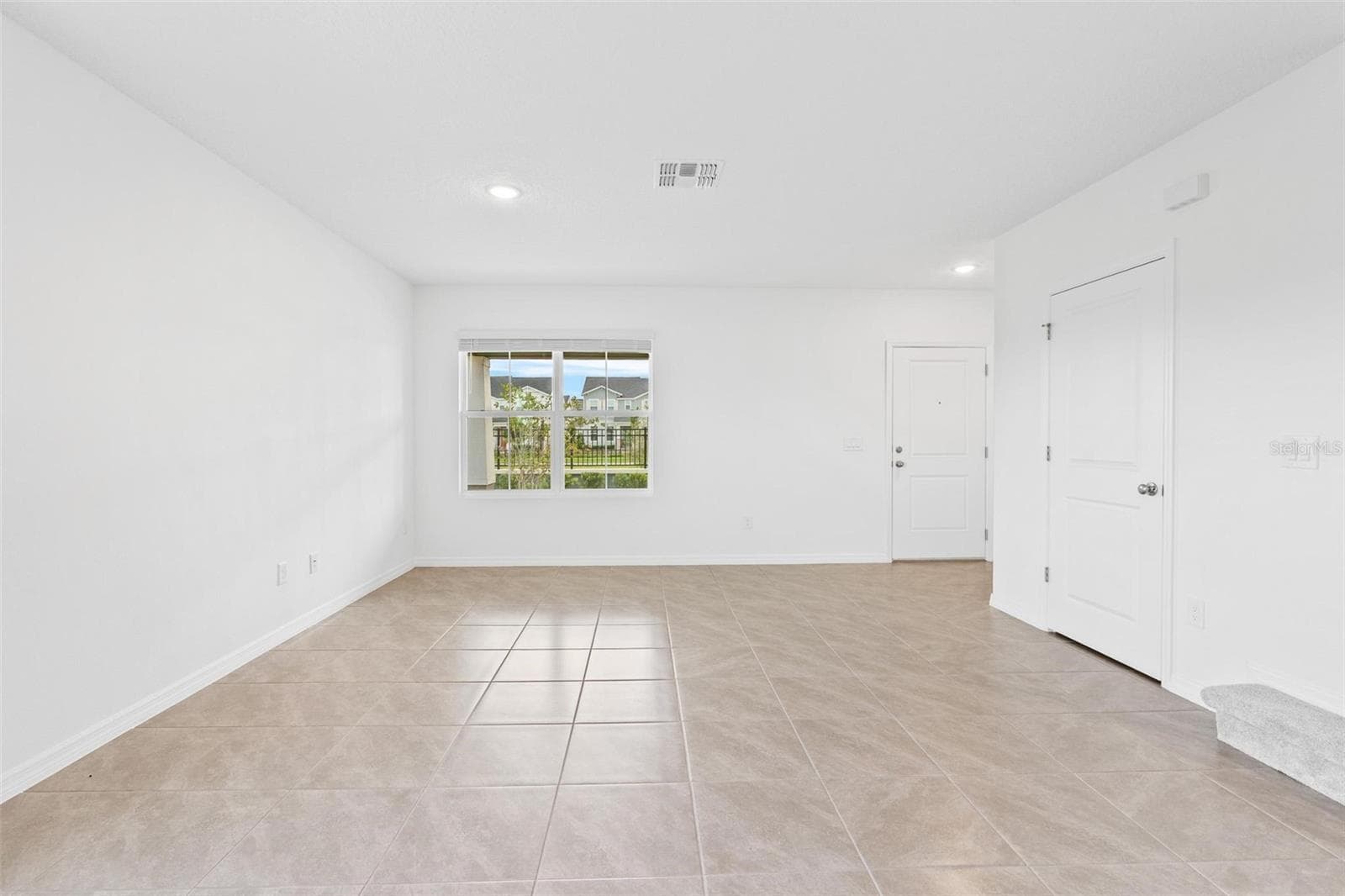 Townhouse at 14942 WINDFLOWER ALY, WINTER GARDEN, photo 6 of 35