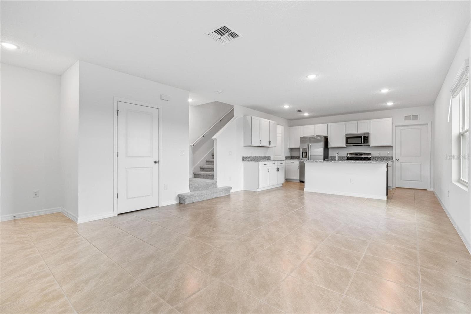 Townhouse at 14942 WINDFLOWER ALY, WINTER GARDEN, photo 12 of 35