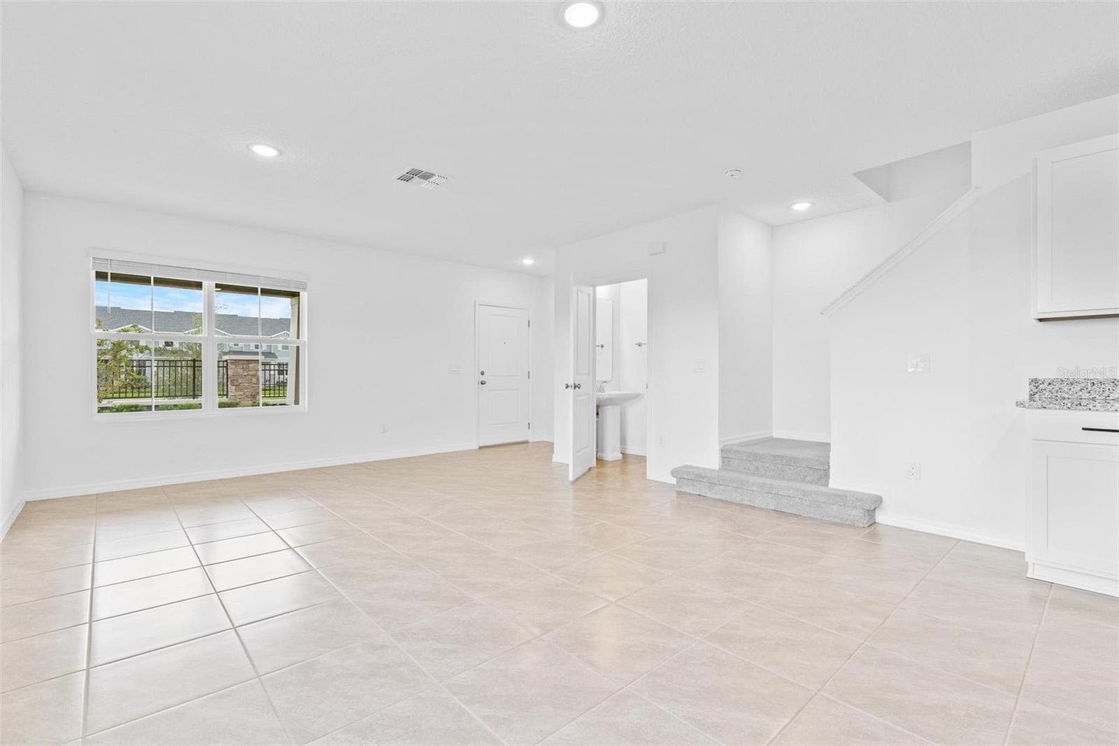 Townhouse at 14942 WINDFLOWER ALY, WINTER GARDEN, photo 17 of 35