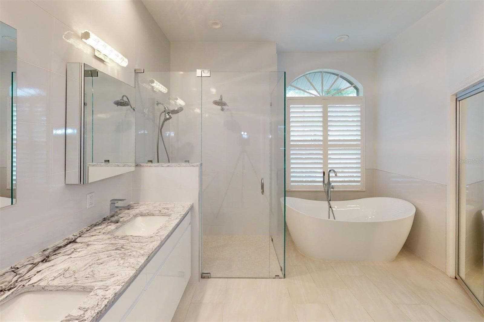 Single Family Residence at 4824 HANGING MOSS LN, SARASOTA, photo 19 of 41