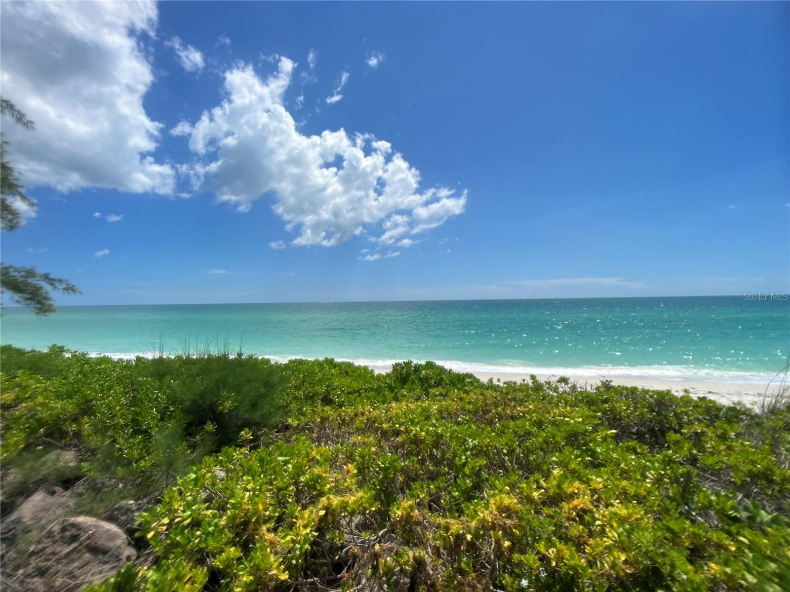 Minutes to Siesta and Nokomis public beaches. - 5133 FLAGSTONE DR, SARASOTA