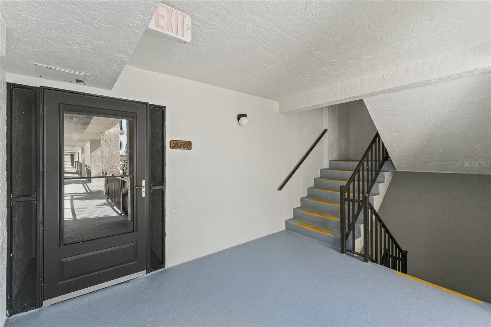 Private Entryway B209 - 3165 N ATLANTIC AVE #B209, COCOA BEACH
