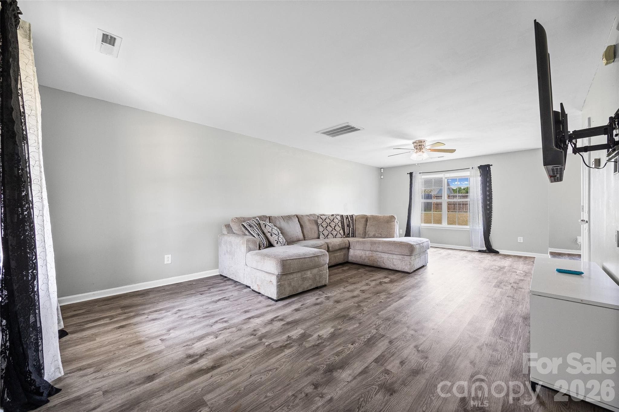 Single Family Residence at 512 Gentle Breeze Lane, Rock Hill, photo 12 of 35