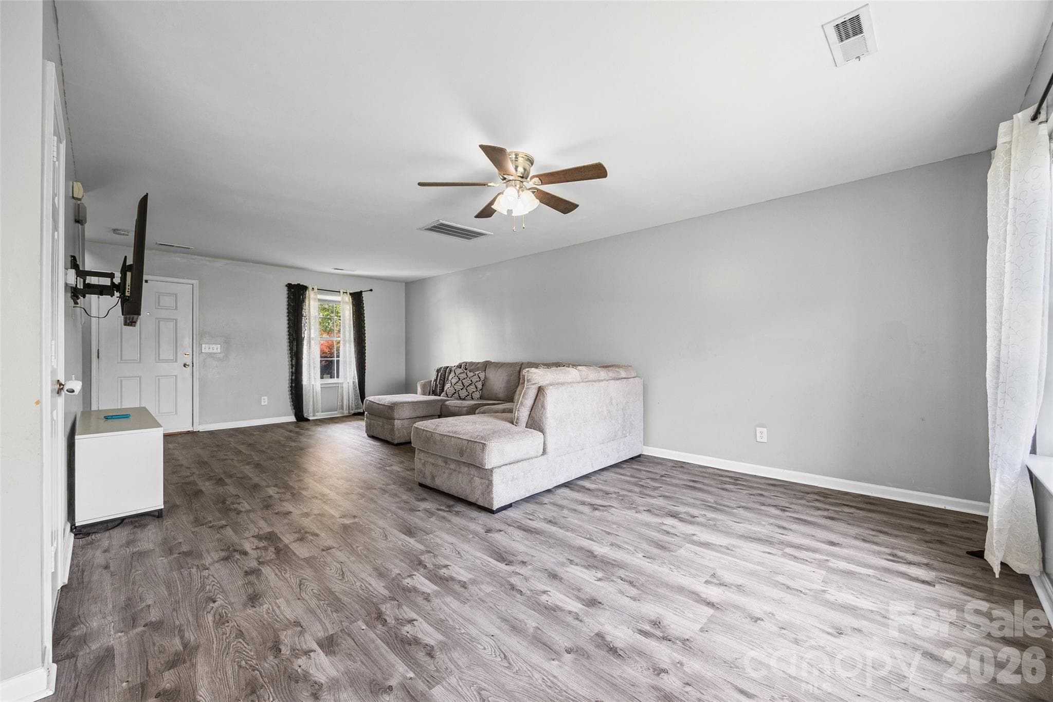Single Family Residence at 512 Gentle Breeze Lane, Rock Hill, photo 14 of 35