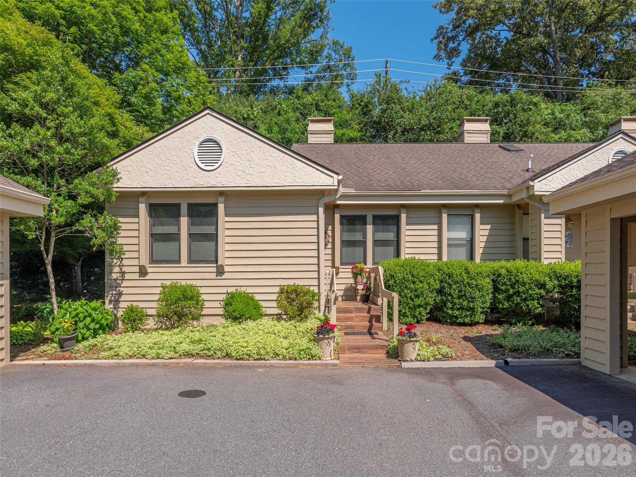 Condominium at Asheville, photo 2 of 31