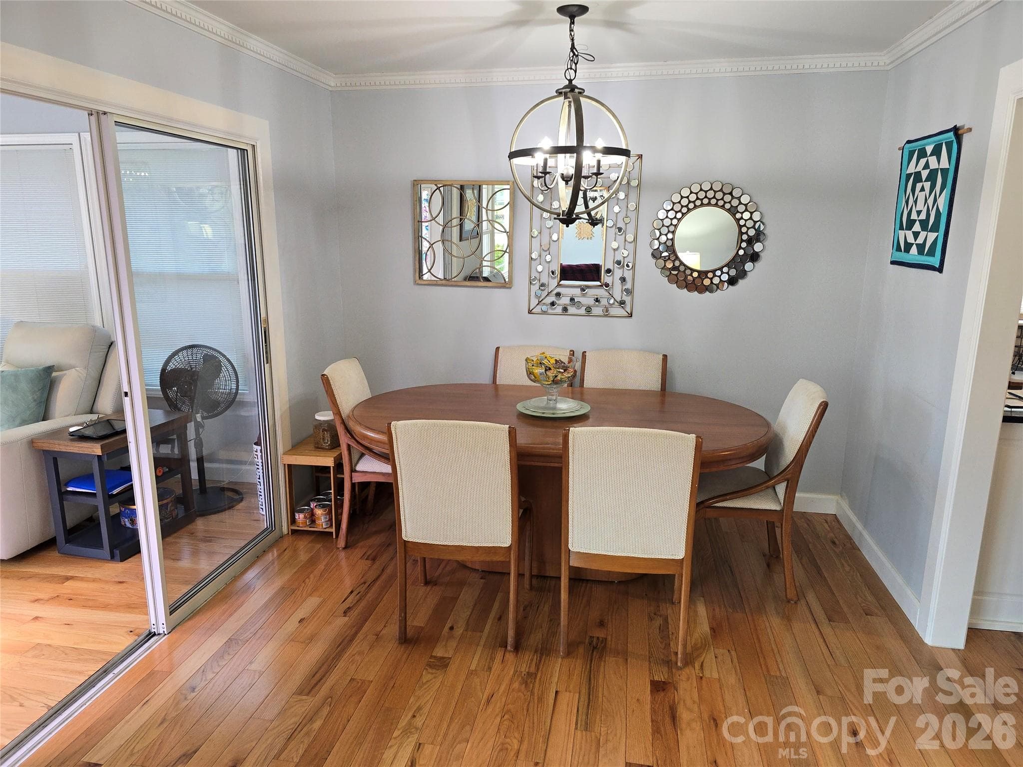 Dining Area - 5760 Valley Field Road, Hickory