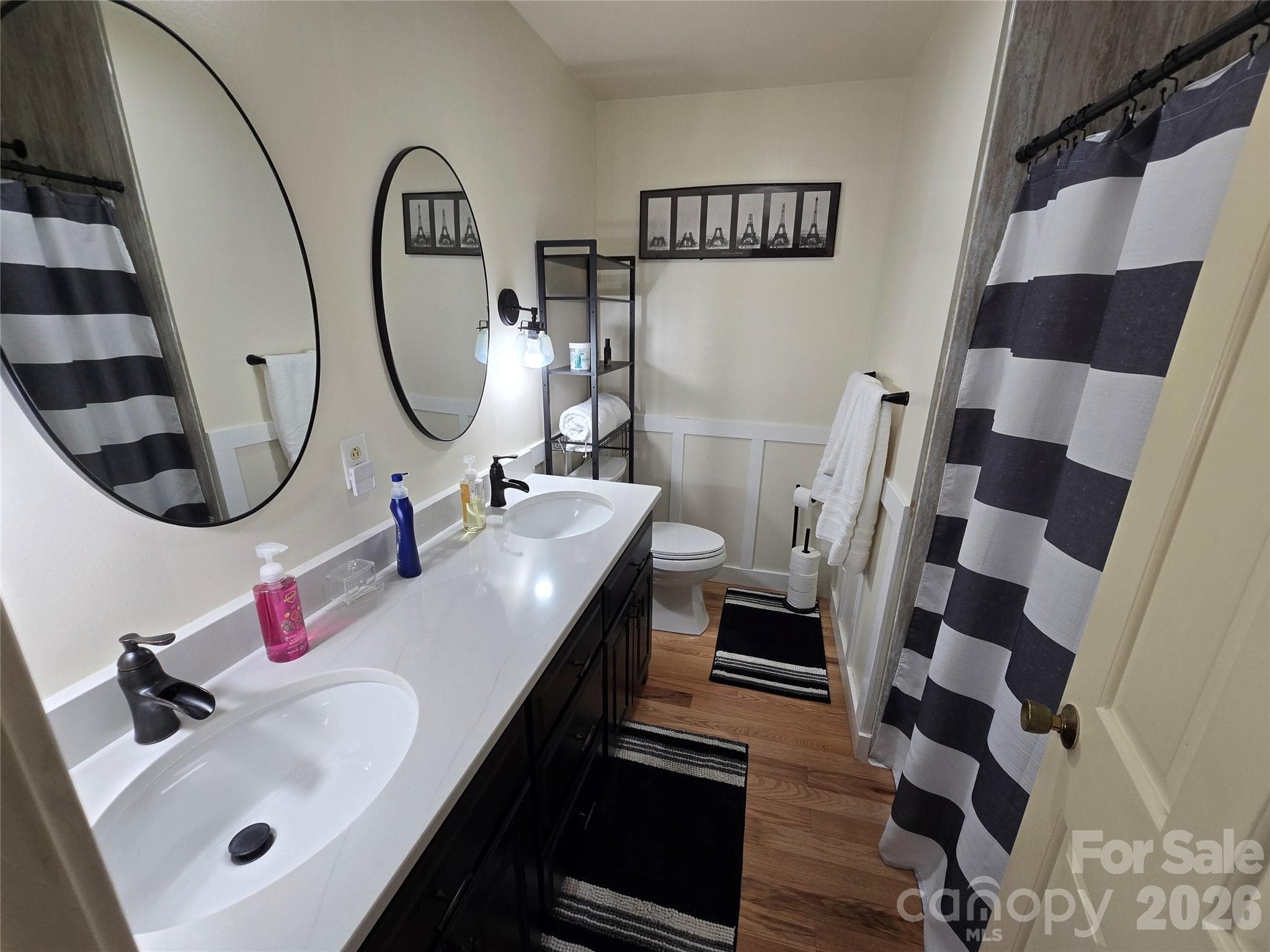 Hall Bath - 5760 Valley Field Road, Hickory