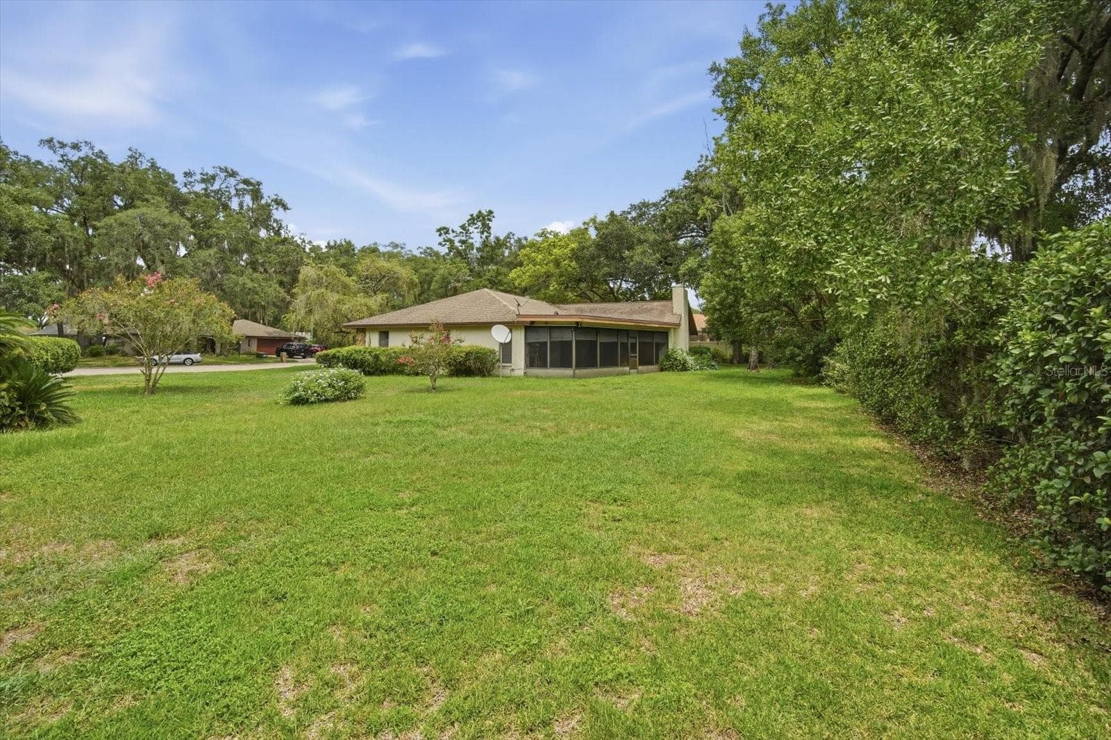 Nearly .5 acres, no CDD, $275 annual HOA - 1405 LAUREL CT, PLANT CITY