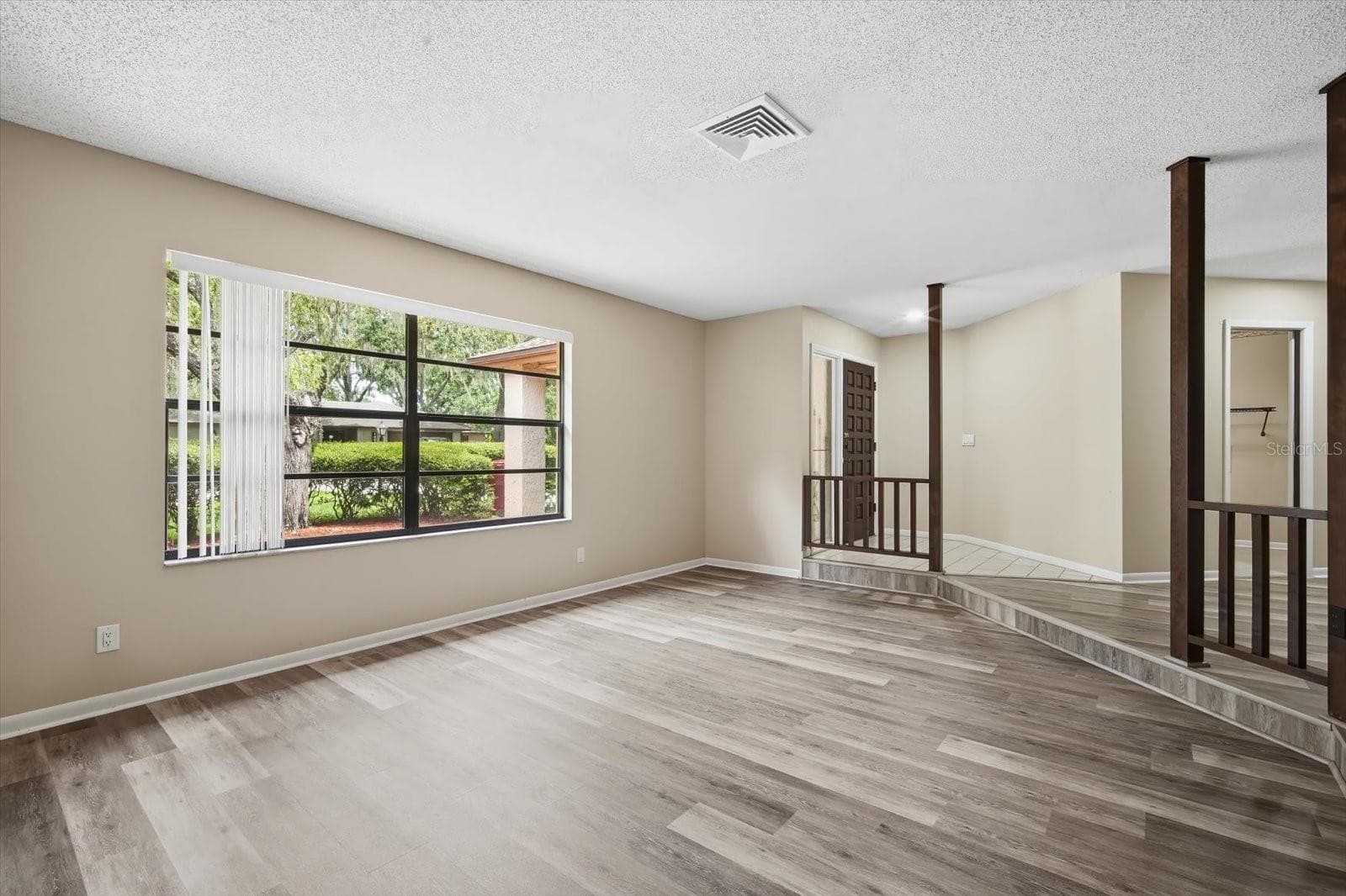 Formal Living Room/Flex Space - 1405 LAUREL CT, PLANT CITY