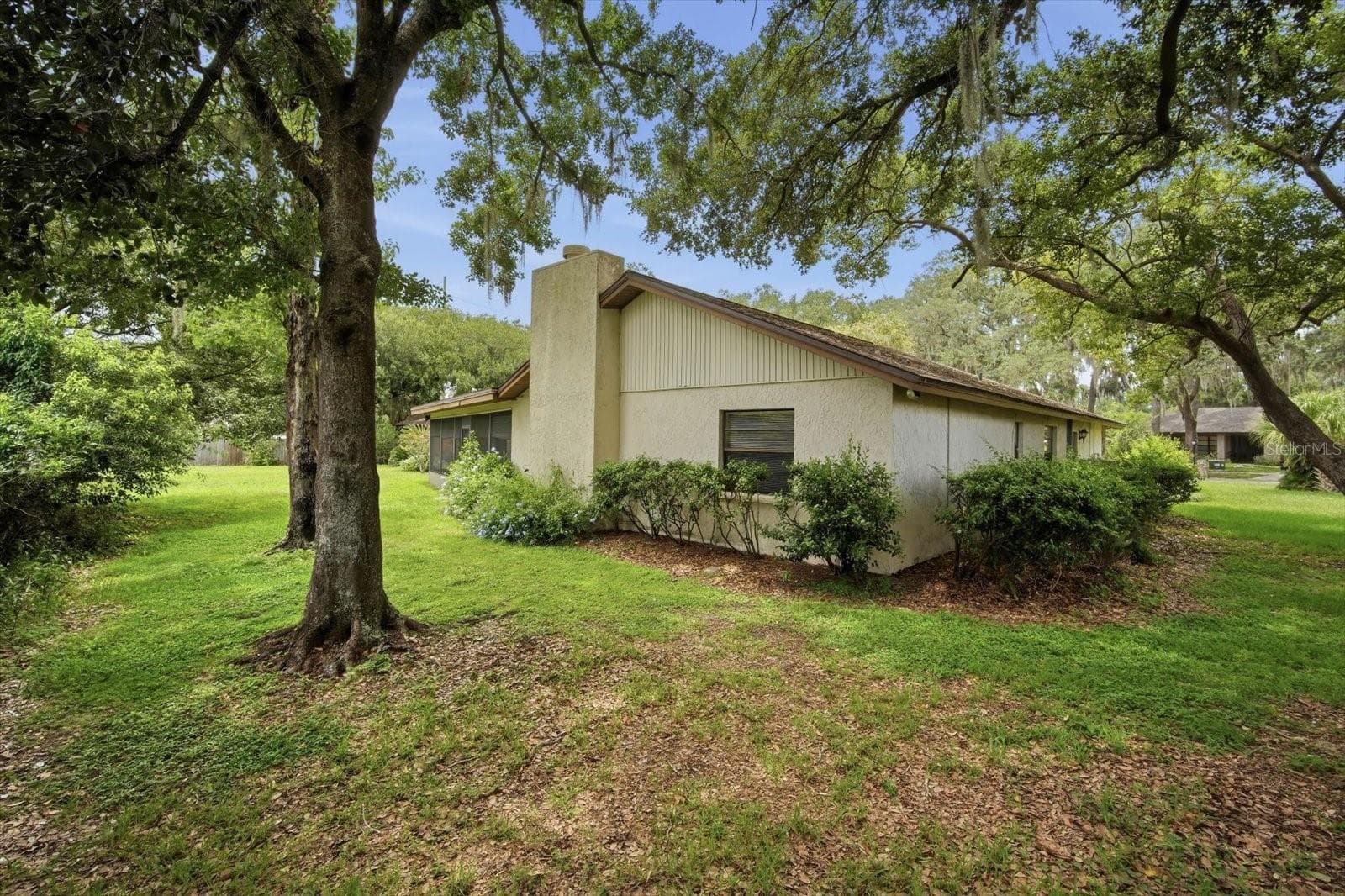 Nearly .5 Acres on a Coveted Cul de Sac Lot - 1405 LAUREL CT, PLANT CITY
