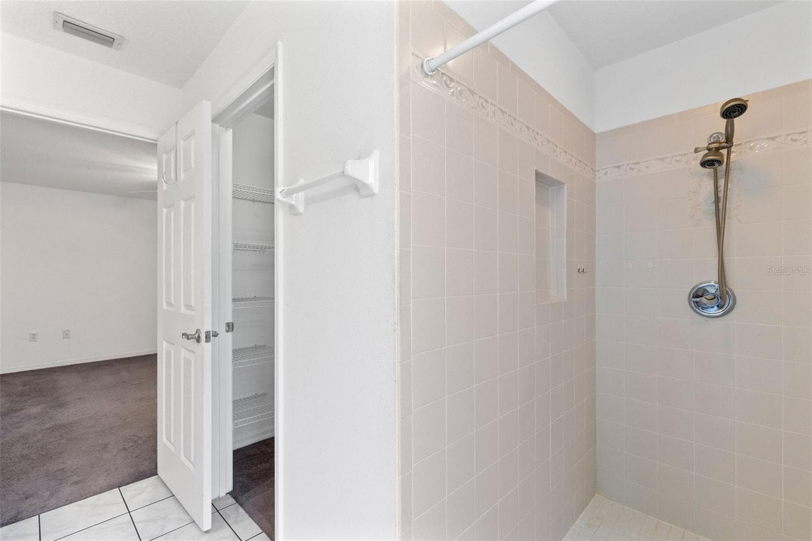 Single Family Residence at 4450 TREASURE CAY RD, TAVARES, photo 14 of 32
