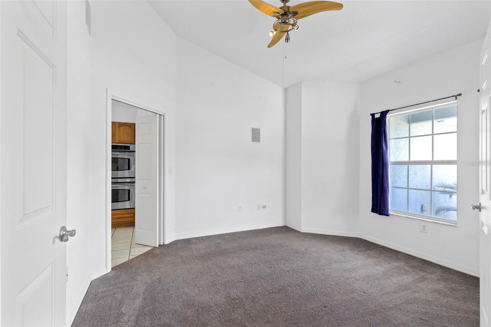 Single Family Residence at 4450 TREASURE CAY RD, TAVARES, photo 15 of 32