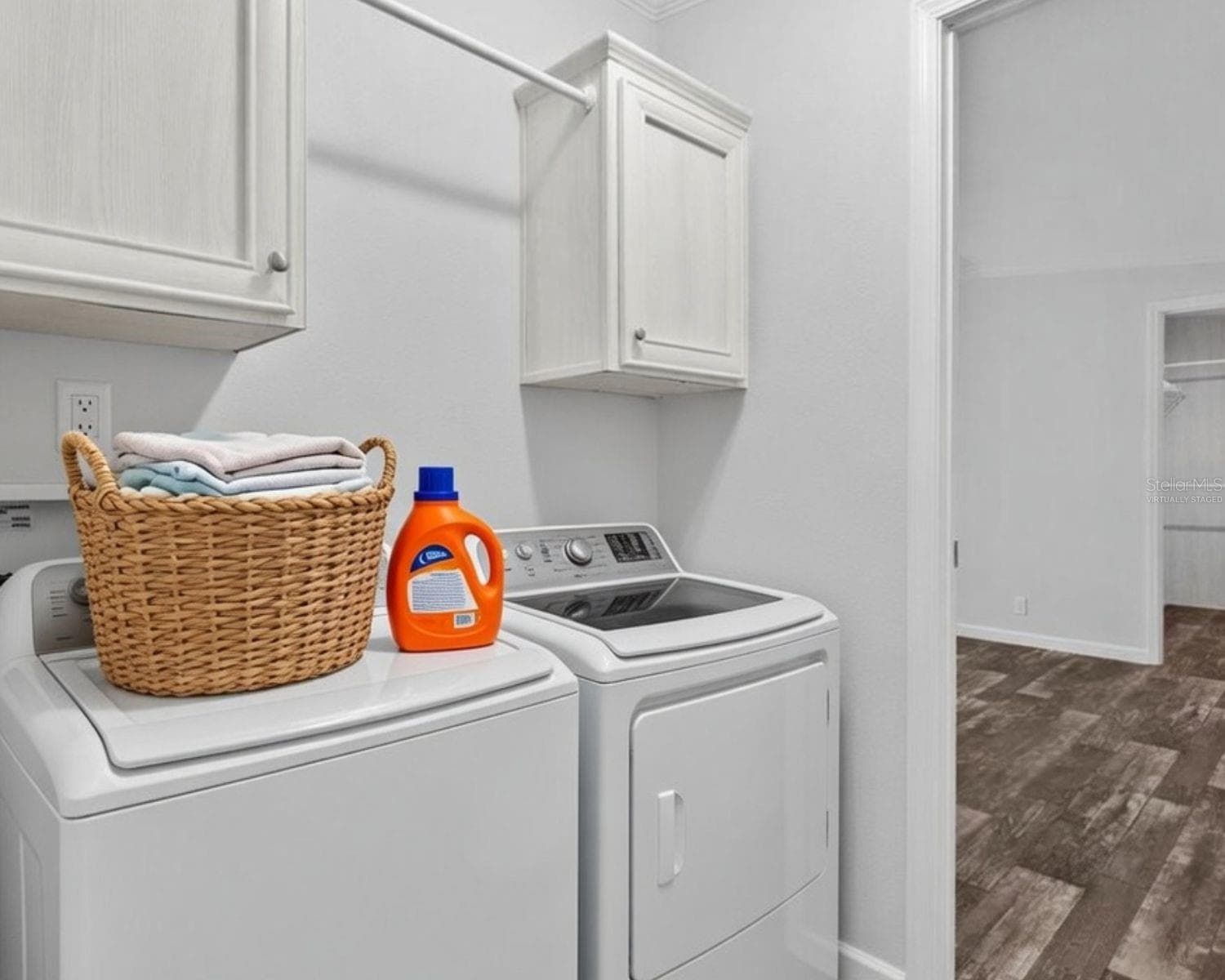 Virtually staged - 3035 CRYSTAL HILLS DR, LAKELAND