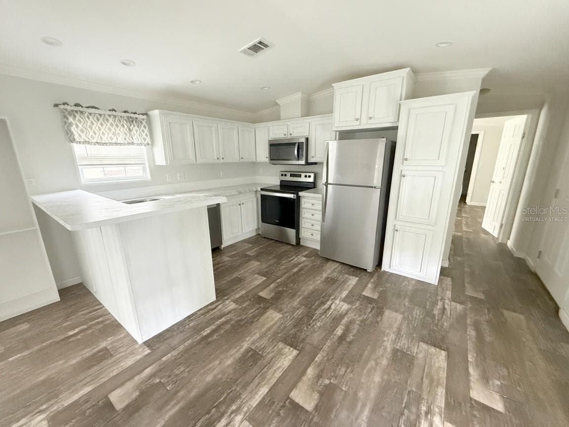 Virtually staged - 3035 CRYSTAL HILLS DR, LAKELAND