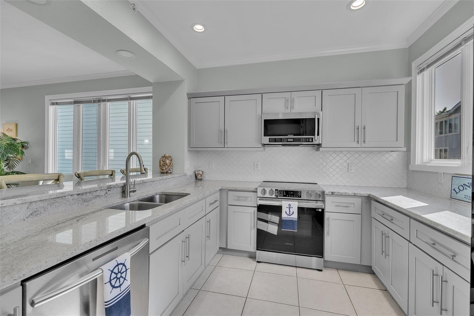 Townhouse at 848 EVERGREEN WAY, LONGBOAT KEY, photo 10 of 66