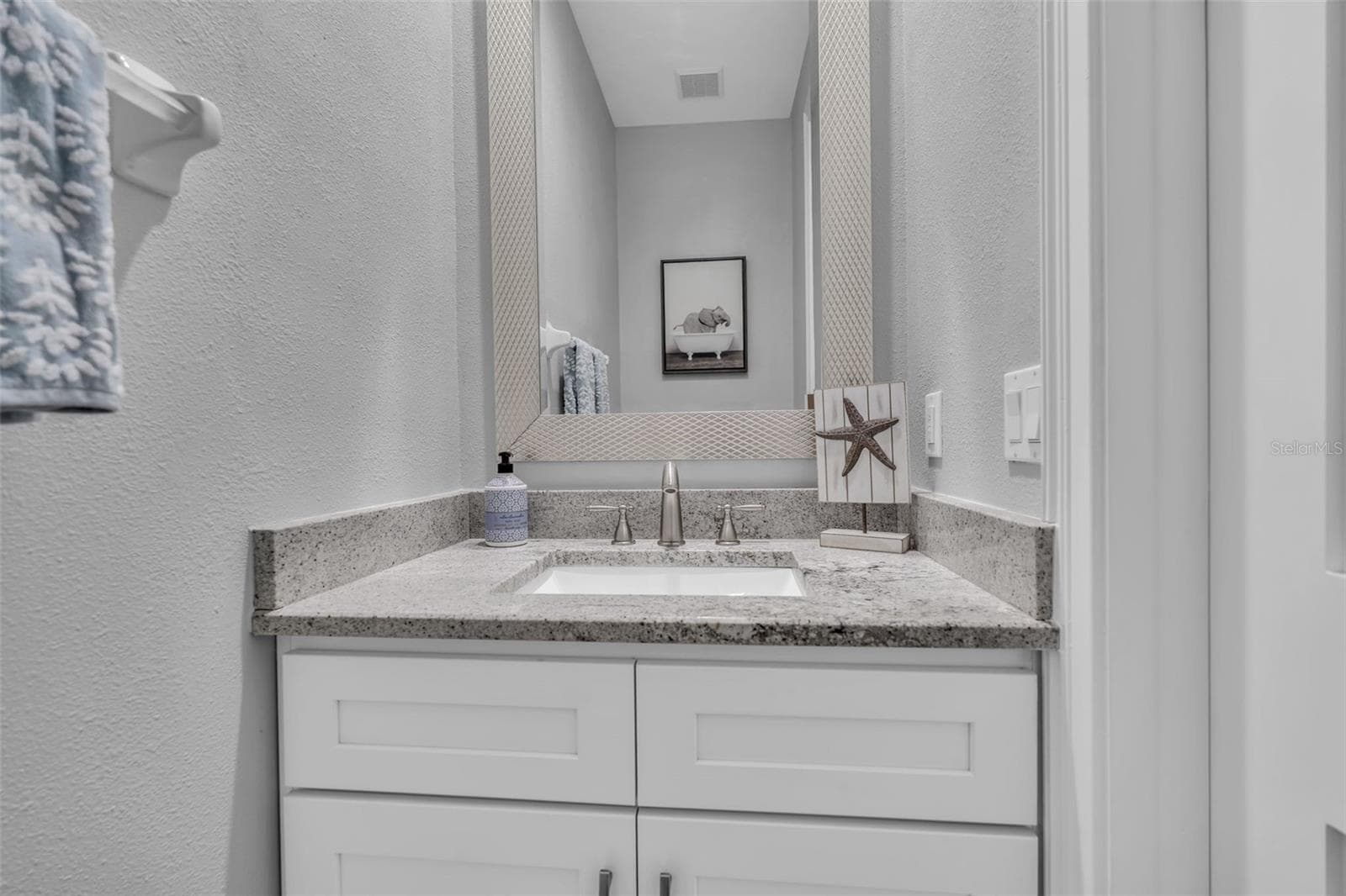 Townhouse at 848 EVERGREEN WAY, LONGBOAT KEY, photo 13 of 66