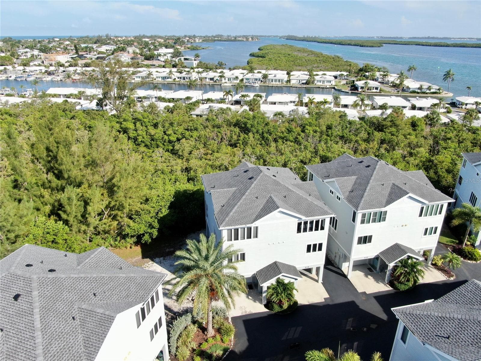 Townhouse at 848 EVERGREEN WAY, LONGBOAT KEY, photo 34 of 66