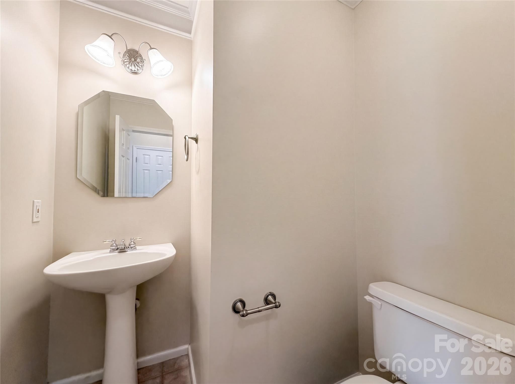 Single Family Residence at 20224 Northport Drive, Cornelius, photo 9 of 17