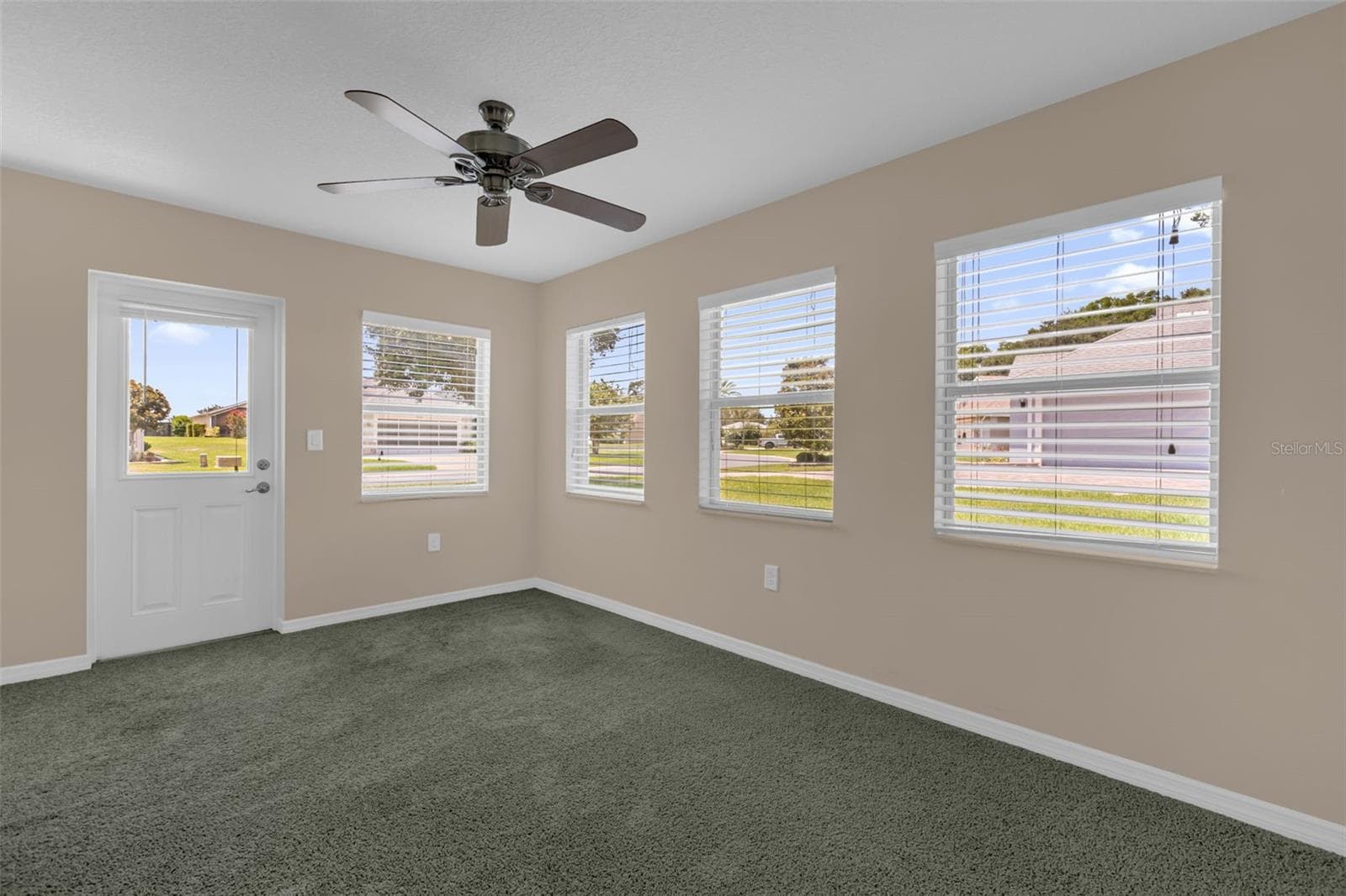 Florida Room - 5901 CANDLE GLOW PL, LEESBURG