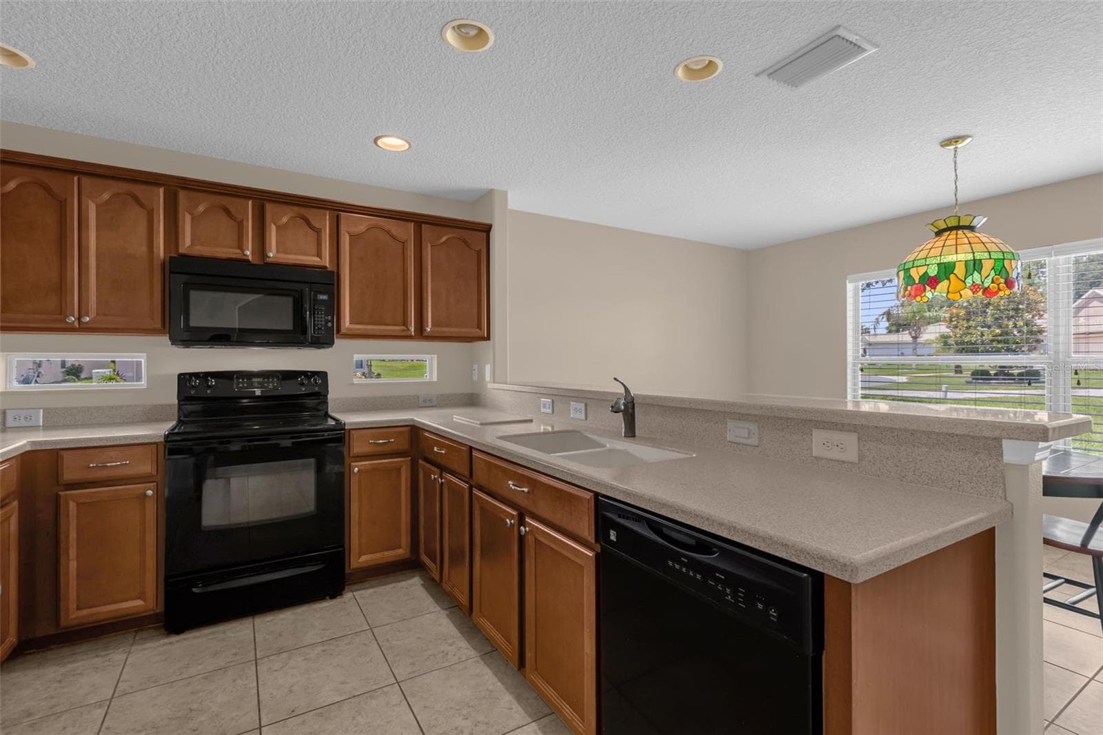 Kitchen - 5901 CANDLE GLOW PL, LEESBURG
