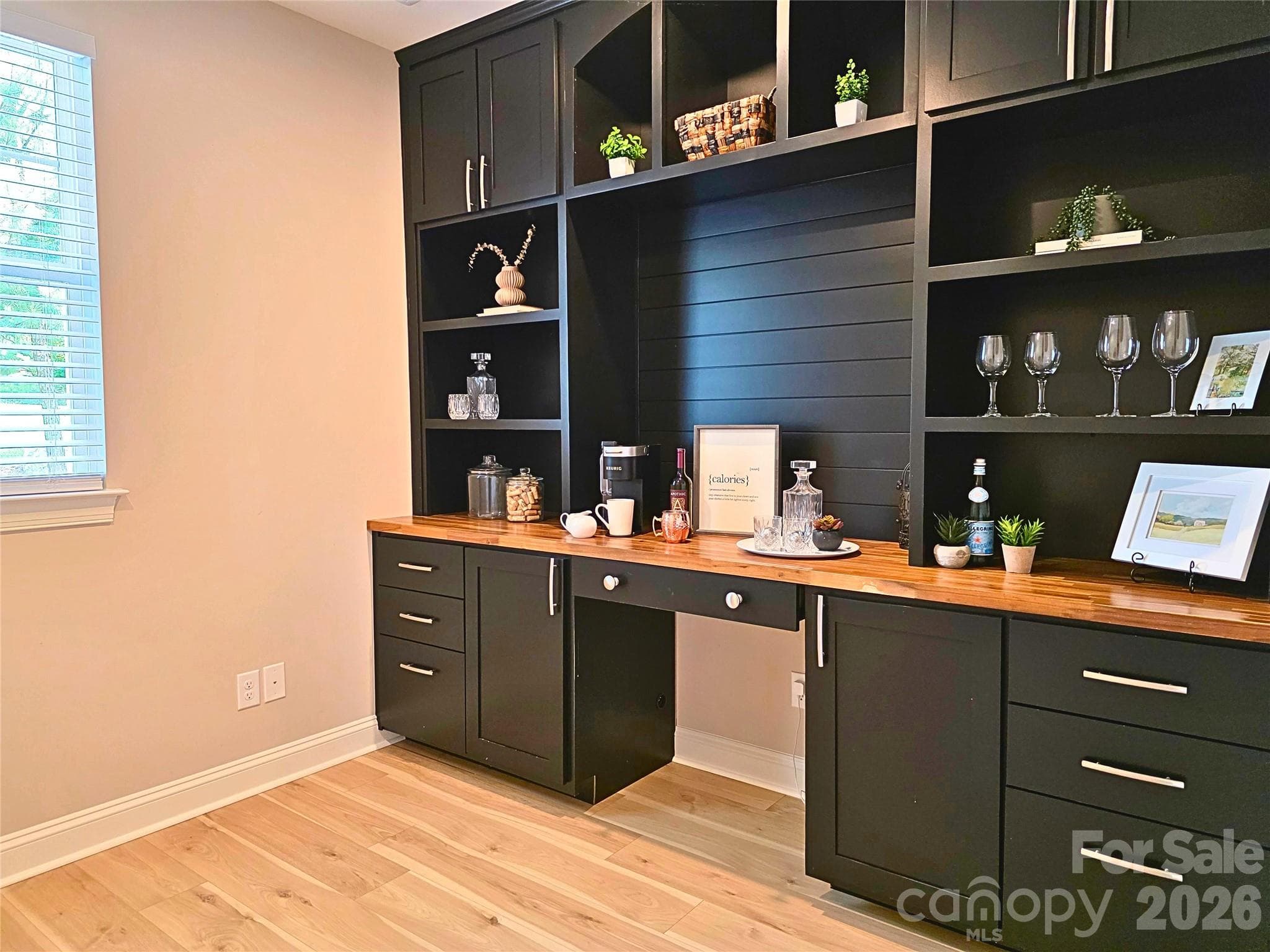 Butlers Pantry/Appliance Garage - 6039 Chimney Bluff Road, Lancaster