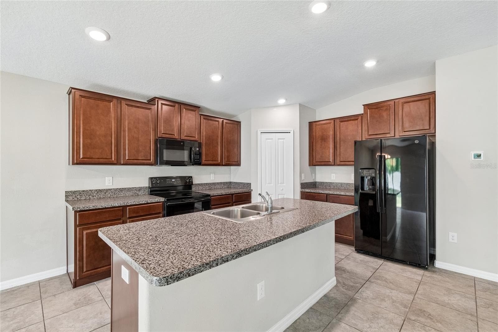 Single Family Residence at 3706 CAT MINT ST, TAMPA, photo 5 of 25