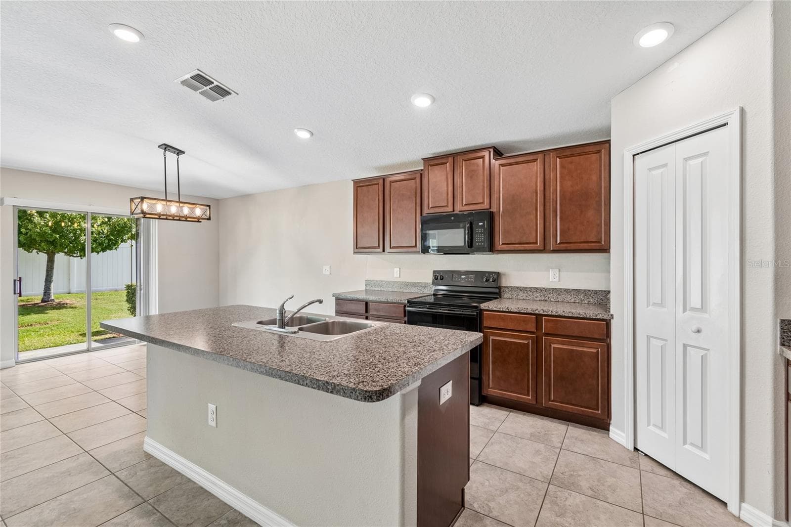 Single Family Residence at 3706 CAT MINT ST, TAMPA, photo 7 of 25