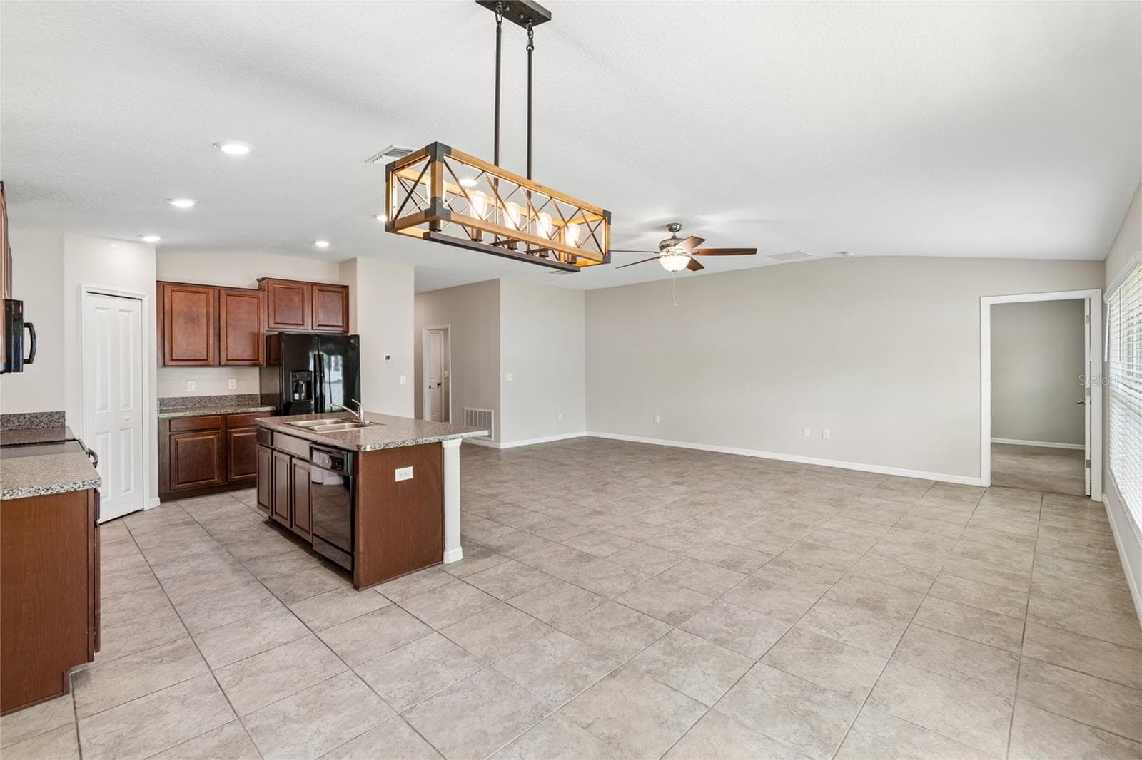 Single Family Residence at 3706 CAT MINT ST, TAMPA, photo 8 of 25